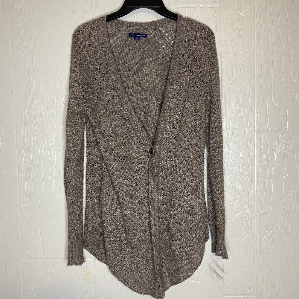 American Eagle women’s cardigan